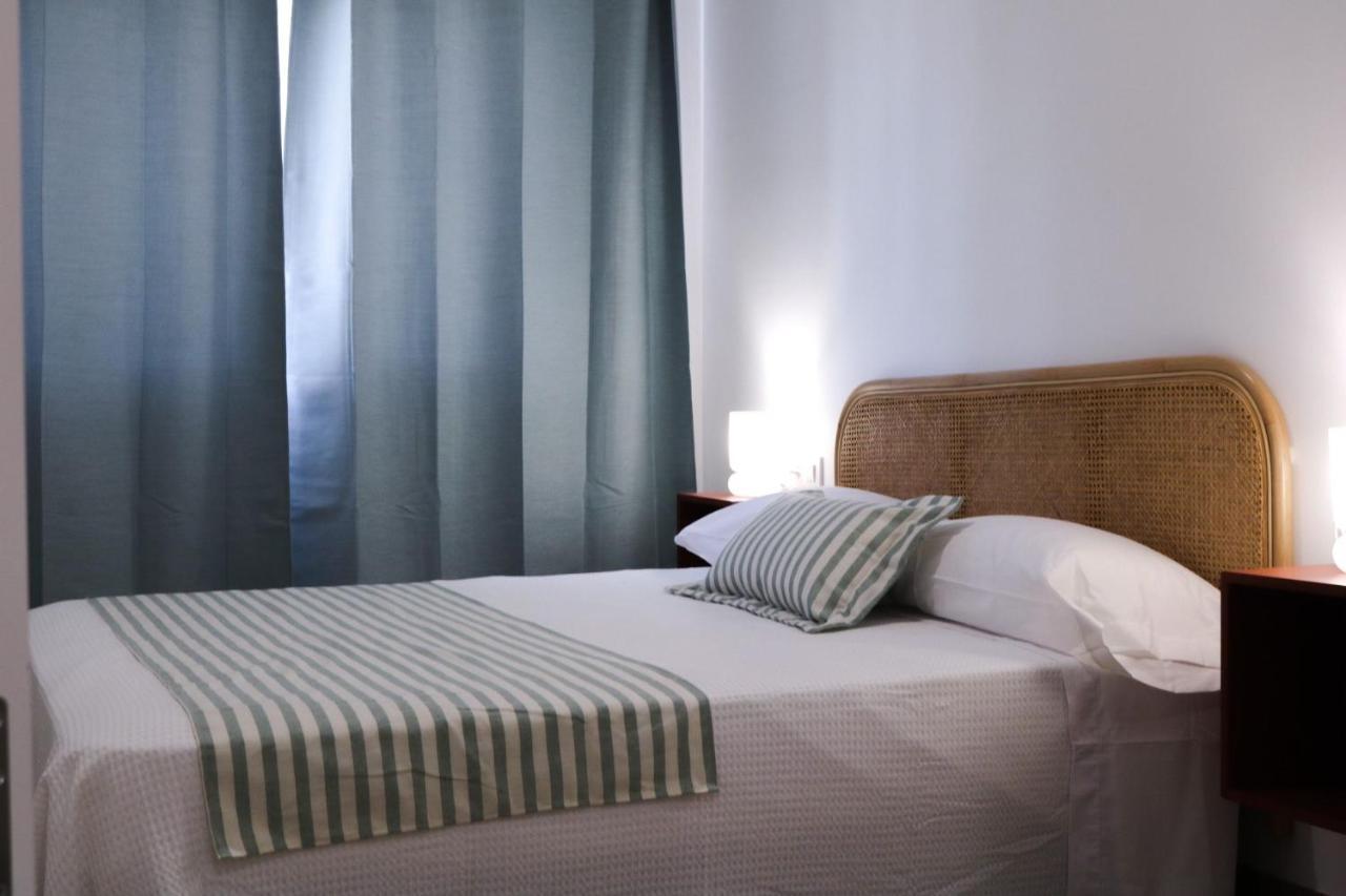 Zona5 Apartamentos Turisticos El Vendrell Exteriör bild