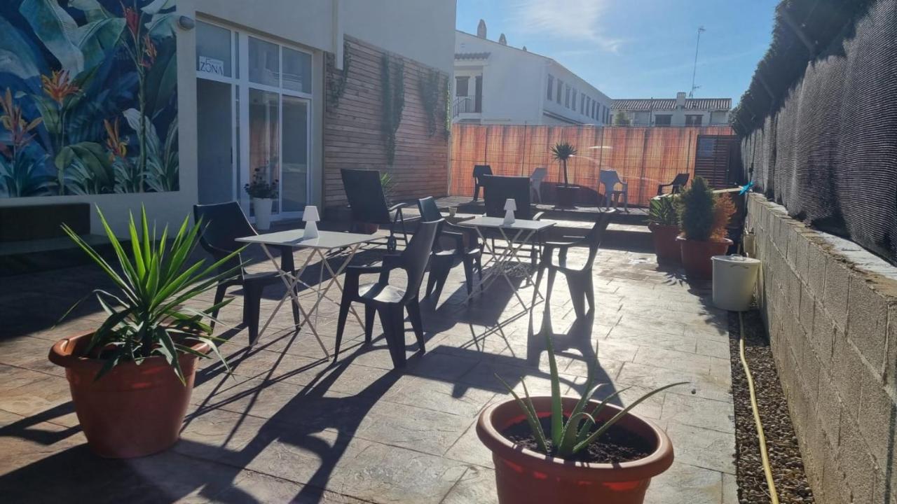 Zona5 Apartamentos Turisticos El Vendrell Exteriör bild